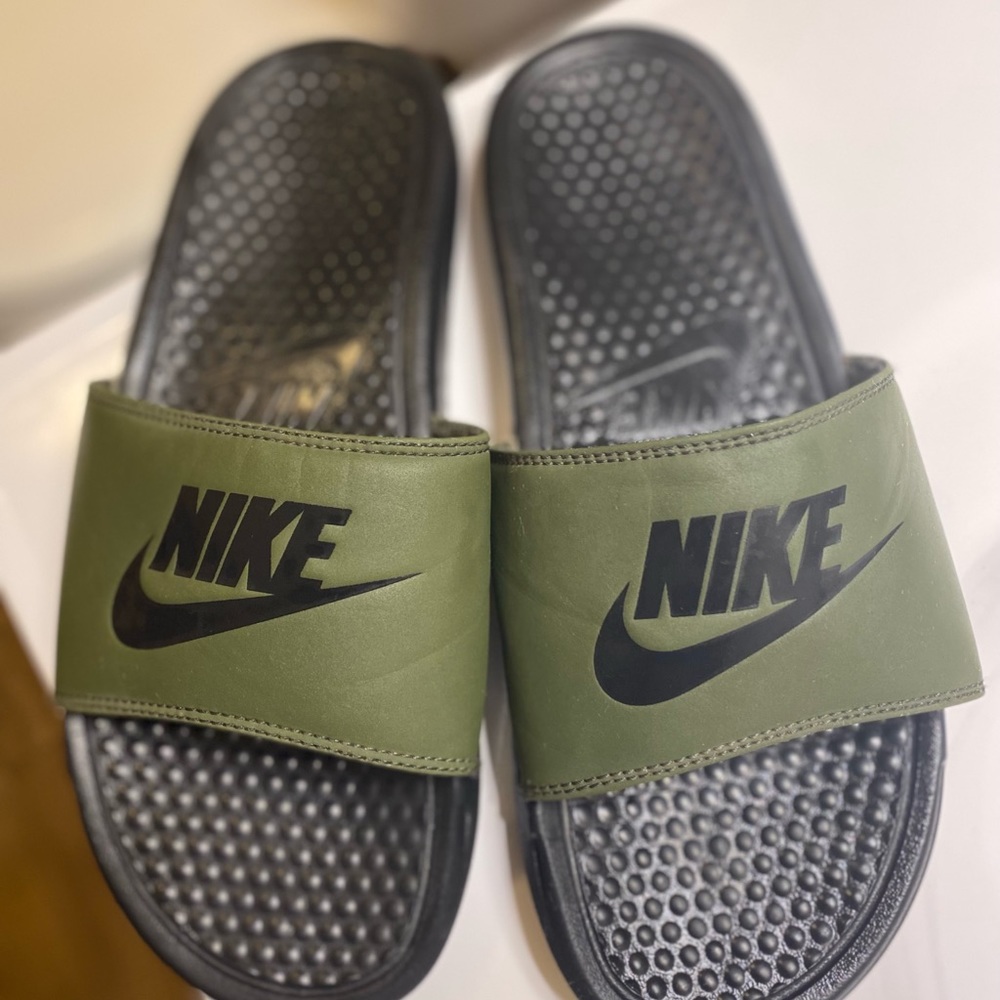 Men Nike Slides